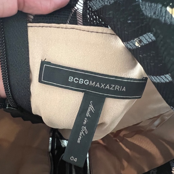 BCBG Max Azria Veira Geometric Formal Long-Sleeved Gown Sz 4 - Picture 5 of 7